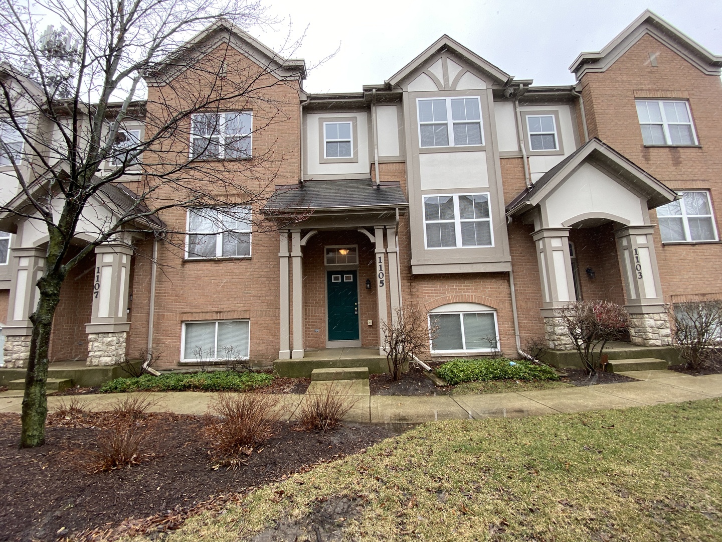 1105 N CLAREMONT Drive, Palatine, IL 60074