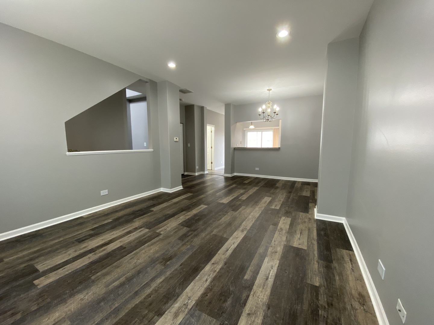 1105 N CLAREMONT Drive, Palatine, IL 60074