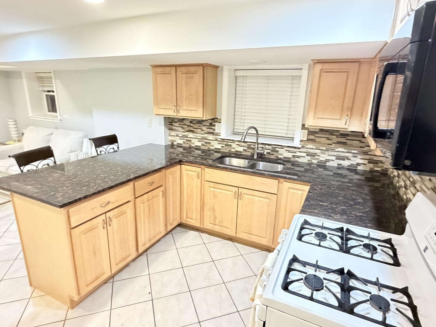 2326 N KOSTNER Avenue #G, Chicago, IL 60639