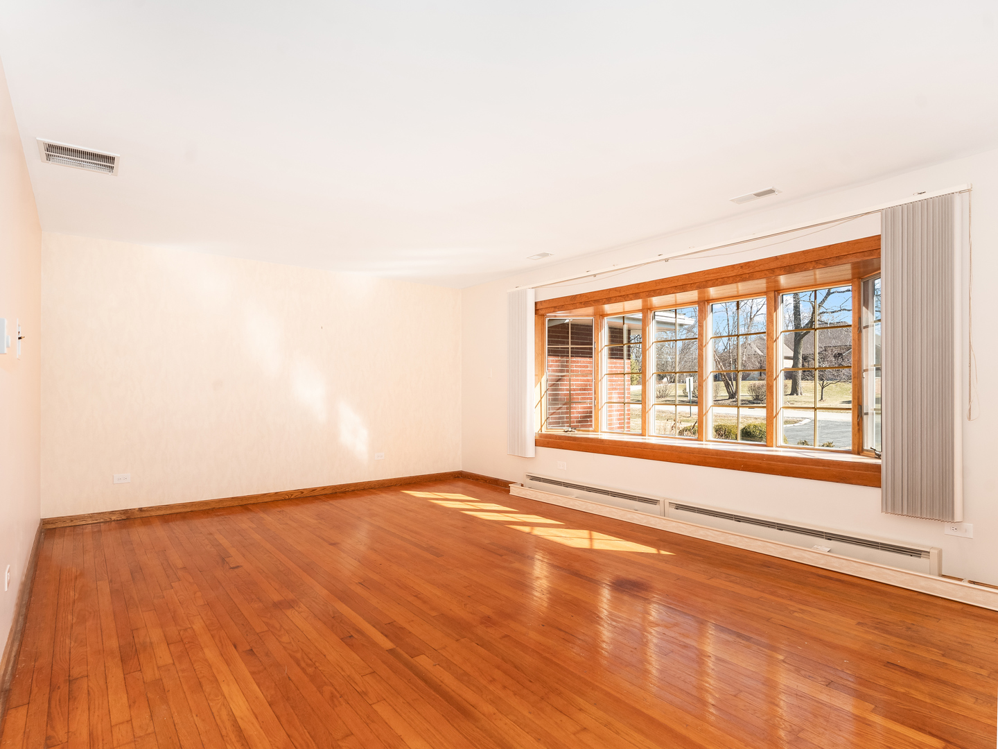 Willowbrook, IL 60527