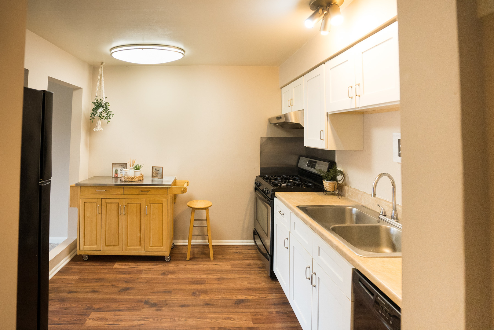 5000 Carriageway Drive #211, Rolling Meadows, IL 60008