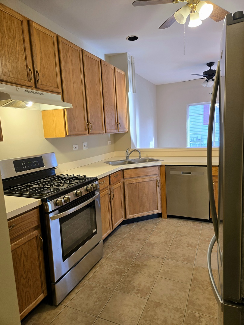 308 Windsor Court #C, South Elgin, IL 60177