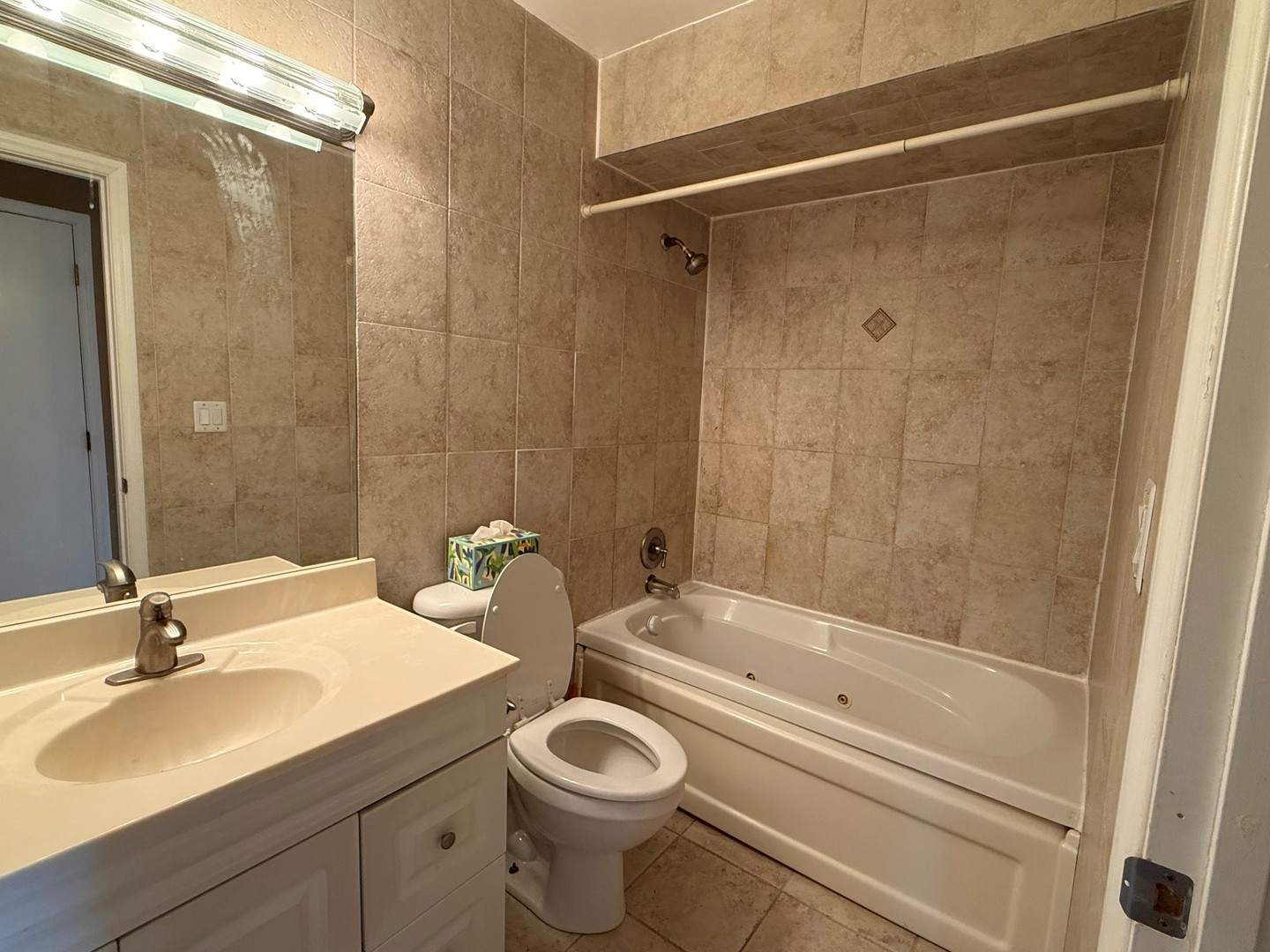 6S010 Steeple Run Drive #2D, Naperville, IL 60540