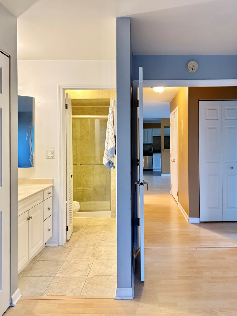 6S010 Steeple Run Drive #2D, Naperville, IL 60540