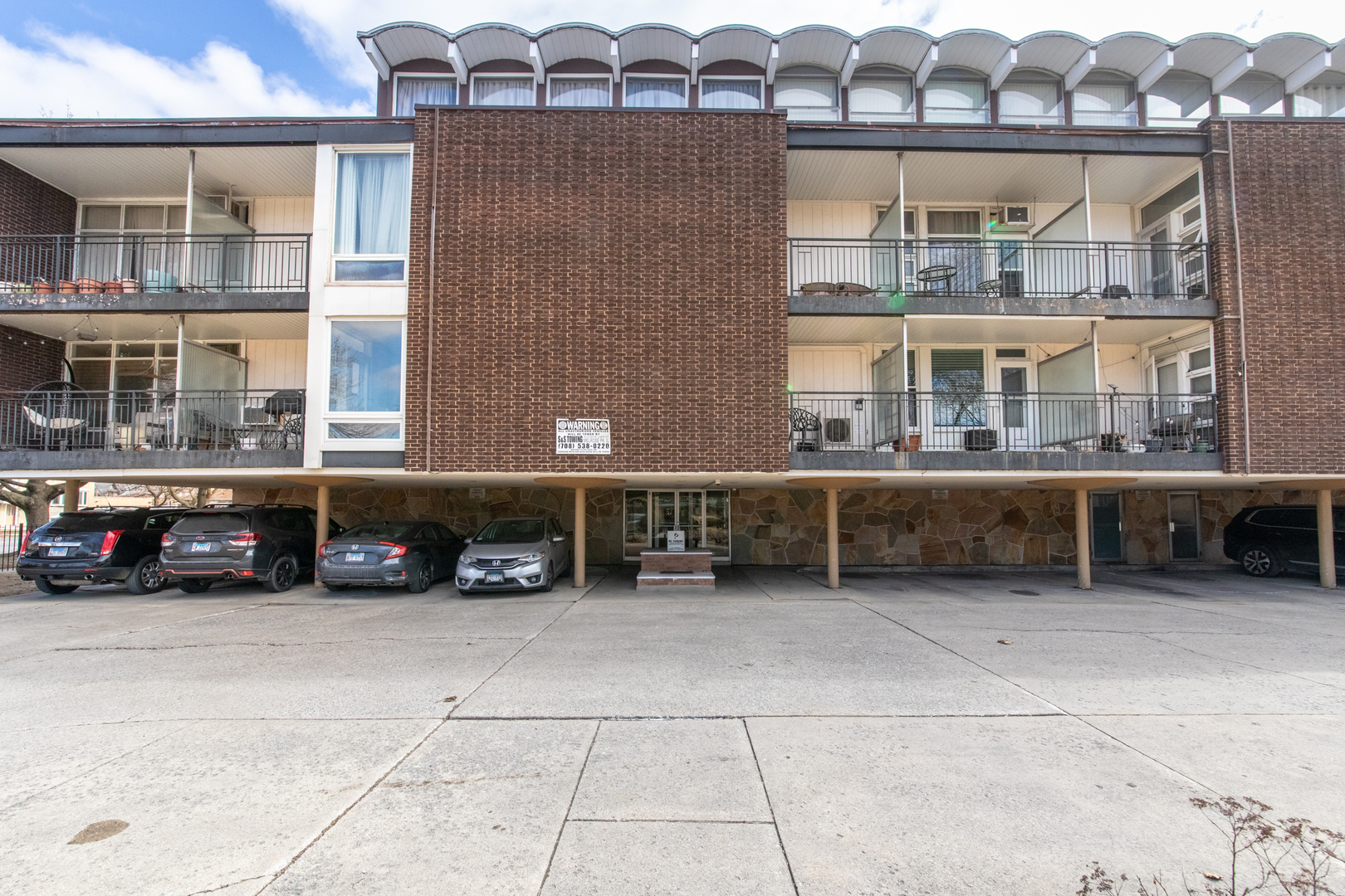 6121 W Higgins Avenue #C2, Chicago, IL 60630