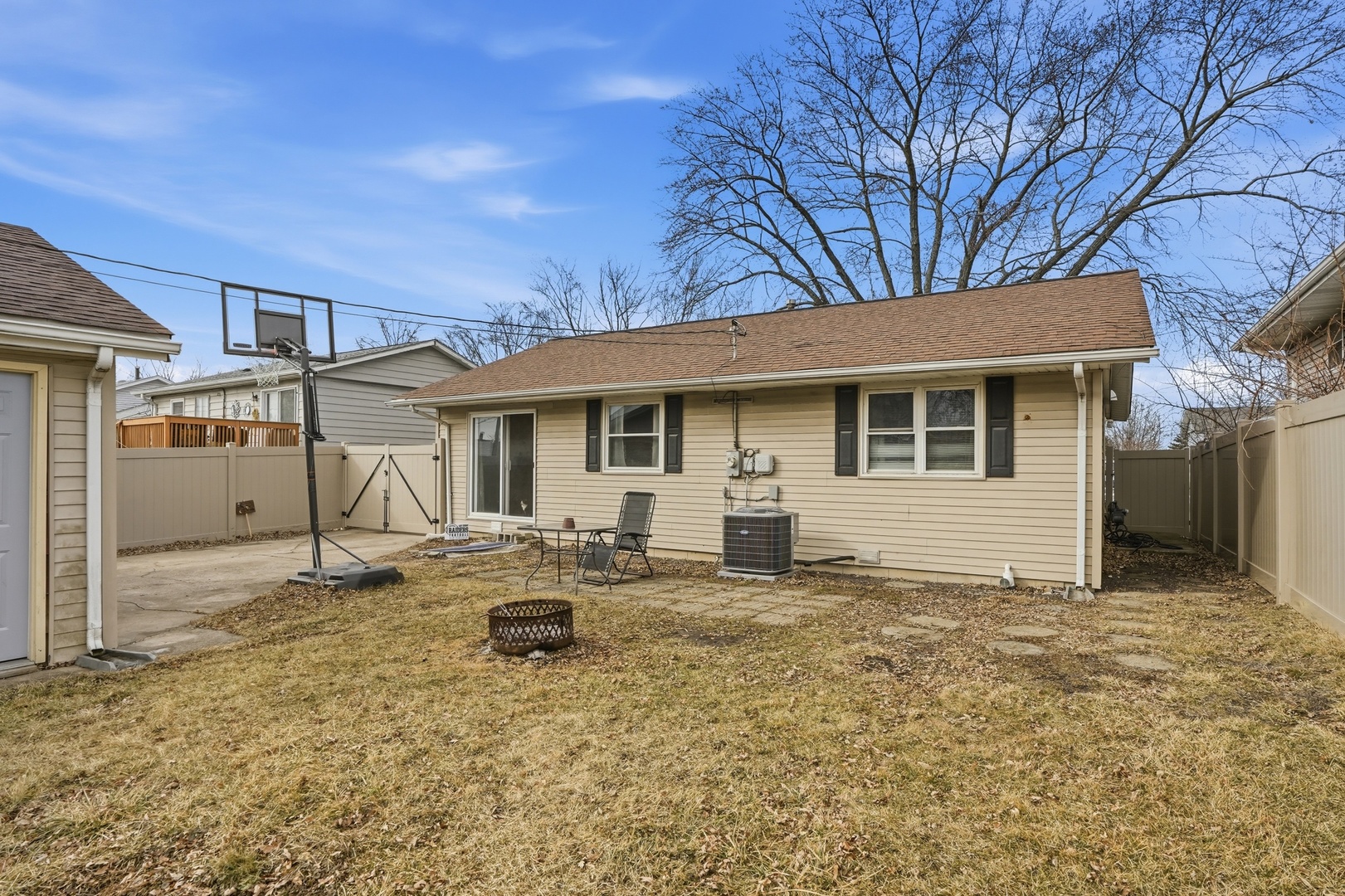 16249 92nd Avenue, Orland Hills, IL 60487