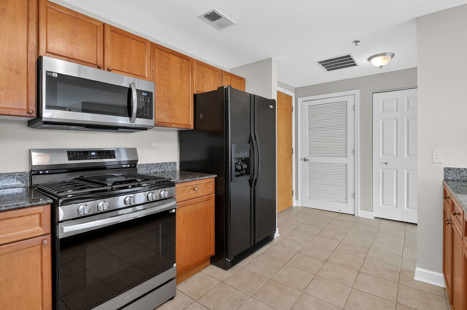 865 E 22nd Street #B412, Lombard, IL 60148