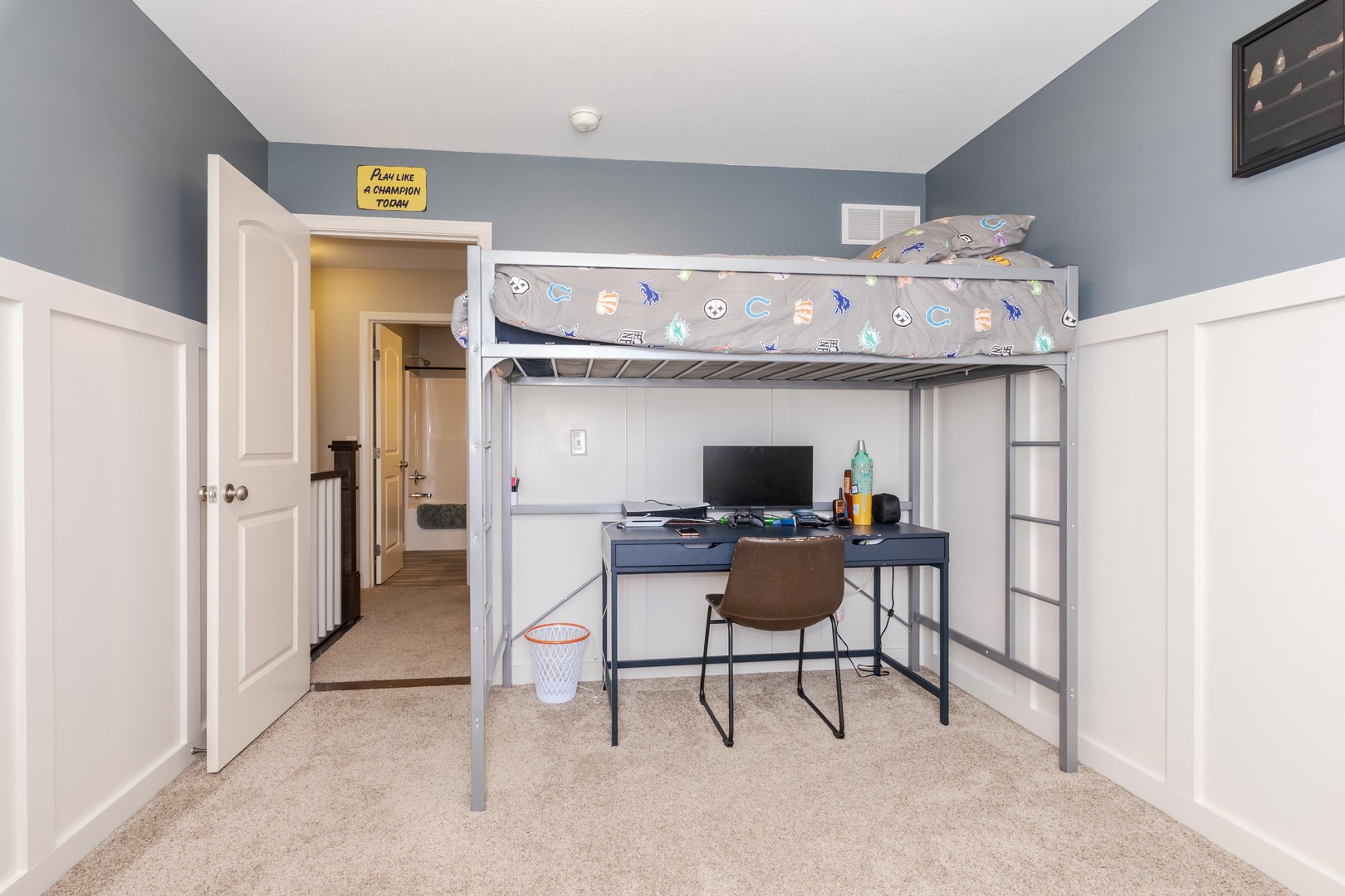 2215 Savanna Road, Bloomington, IL 61705