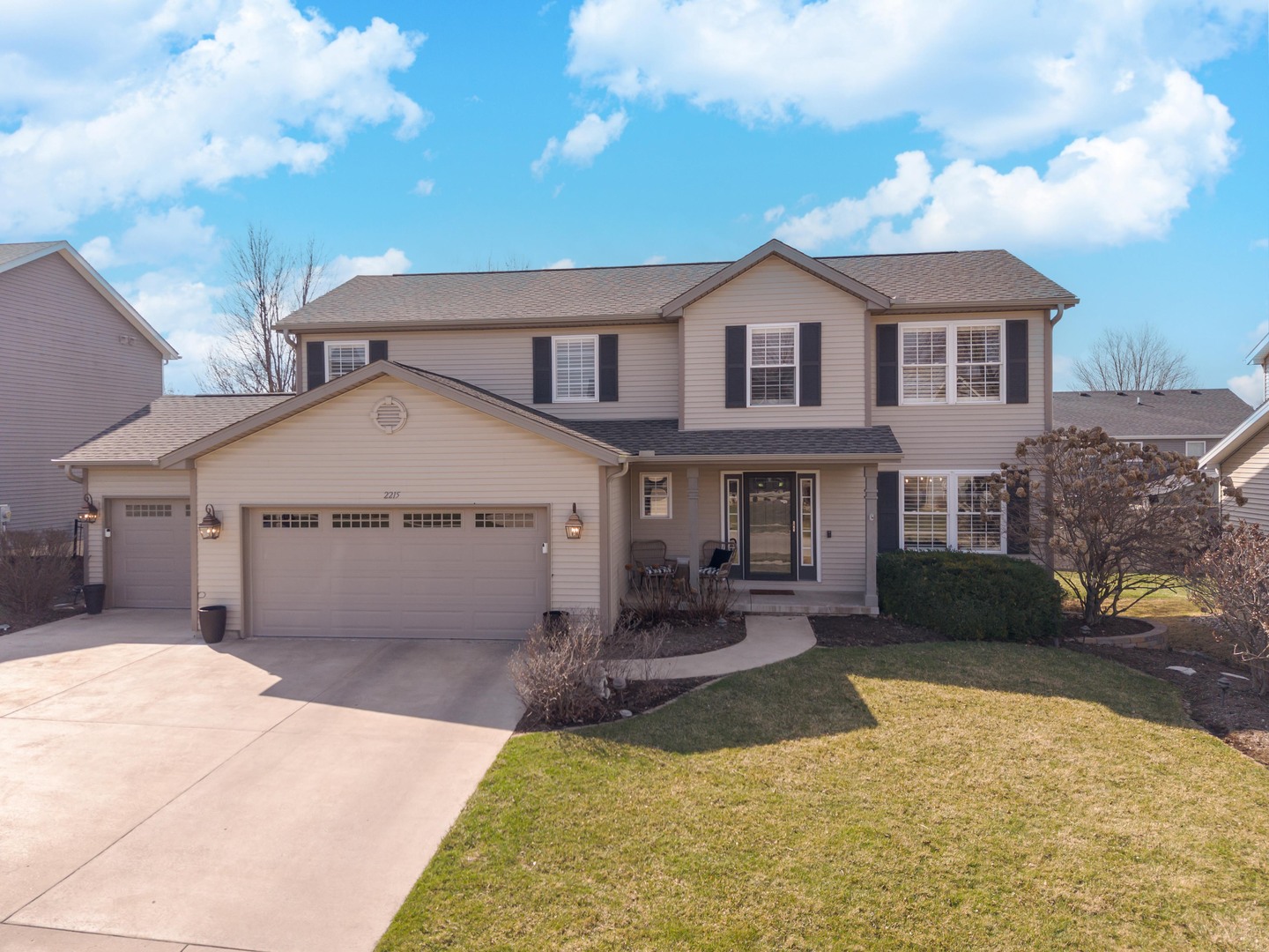 2215 Savanna Road, Bloomington, IL 61705