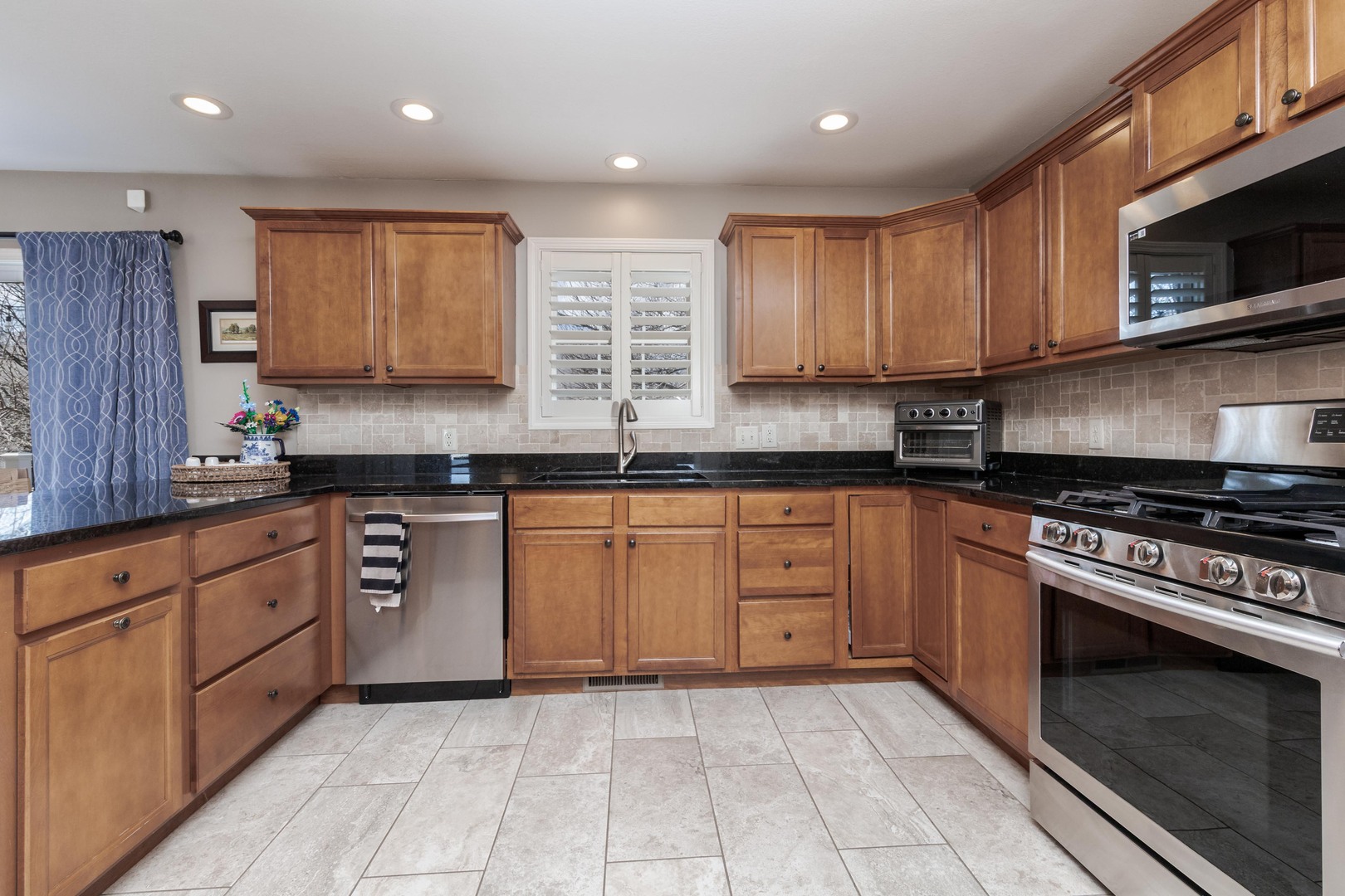 2215 Savanna Road, Bloomington, IL 61705