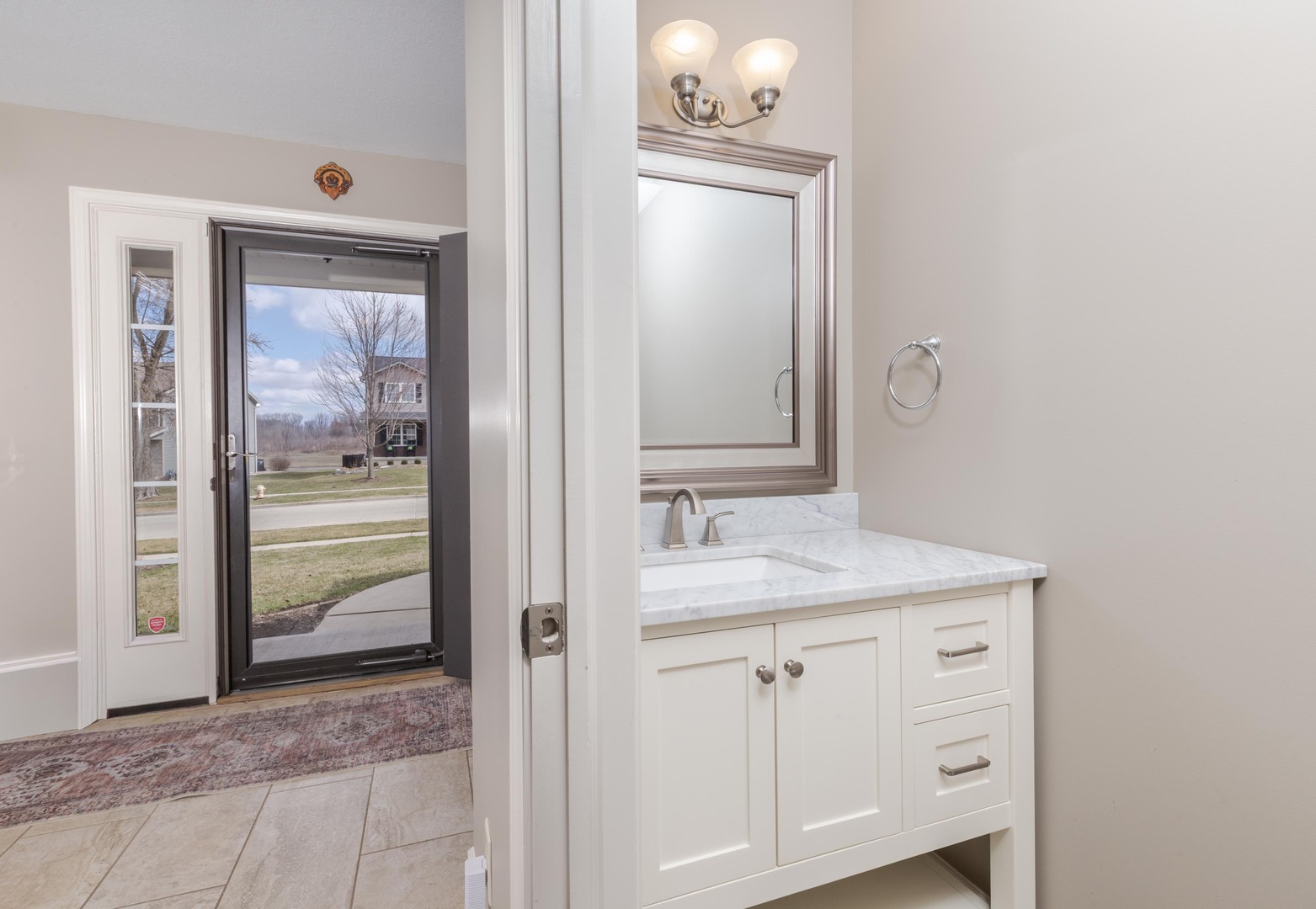 2215 Savanna Road, Bloomington, IL 61705