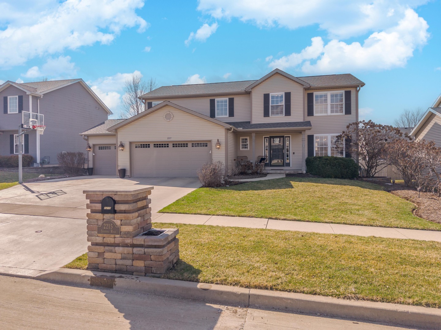 2215 Savanna Road, Bloomington, IL 61705