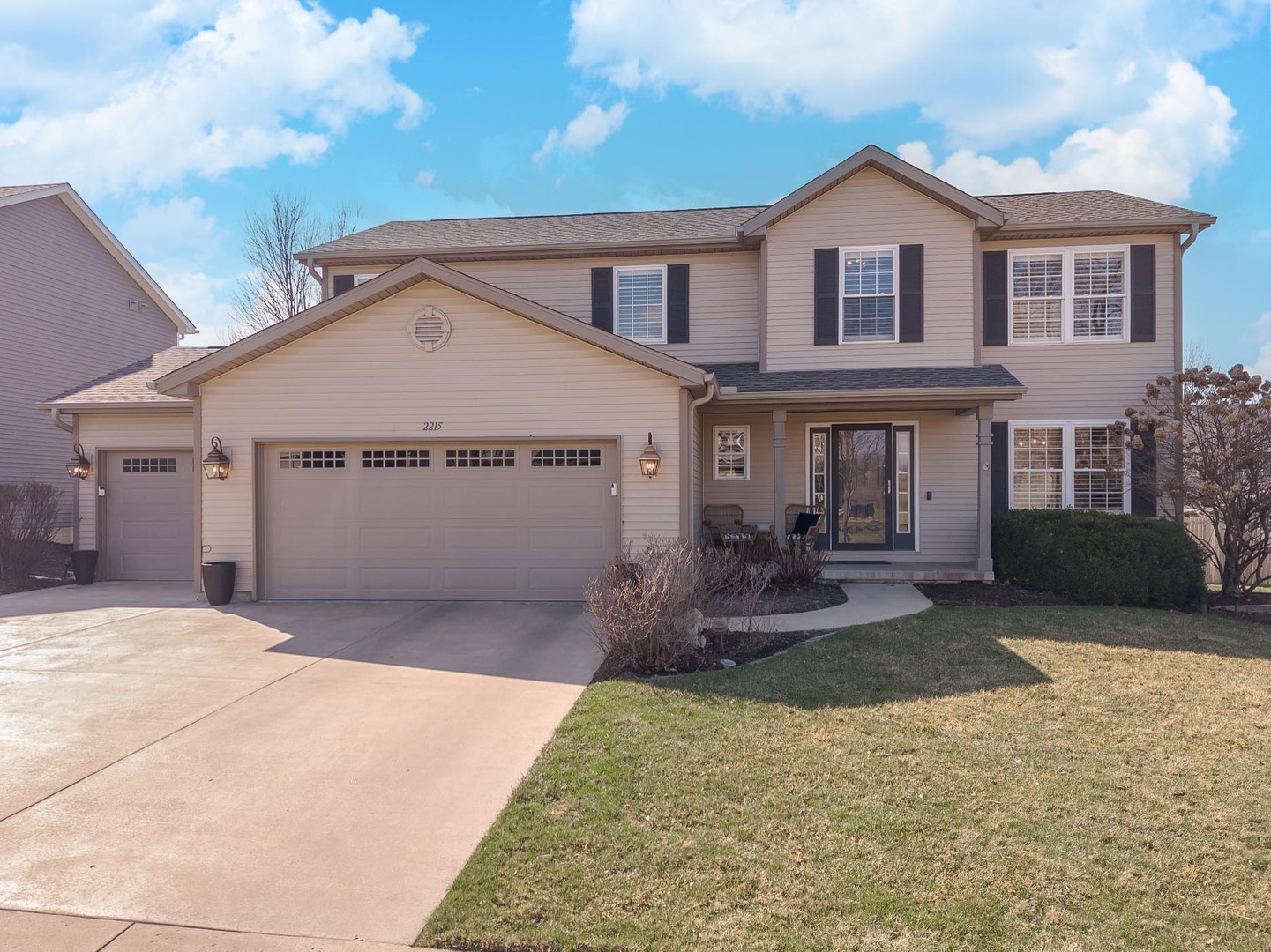 2215 Savanna Road, Bloomington, IL 61705