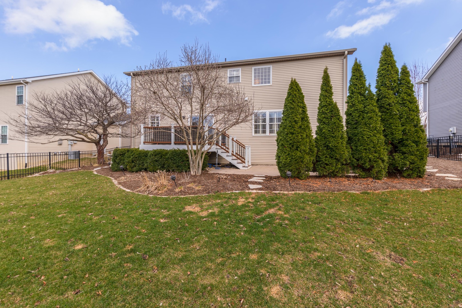 2215 Savanna Road, Bloomington, IL 61705