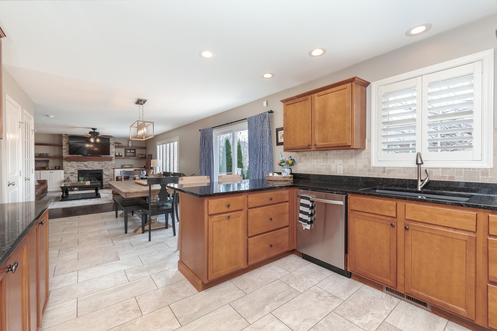 2215 Savanna Road, Bloomington, IL 61705