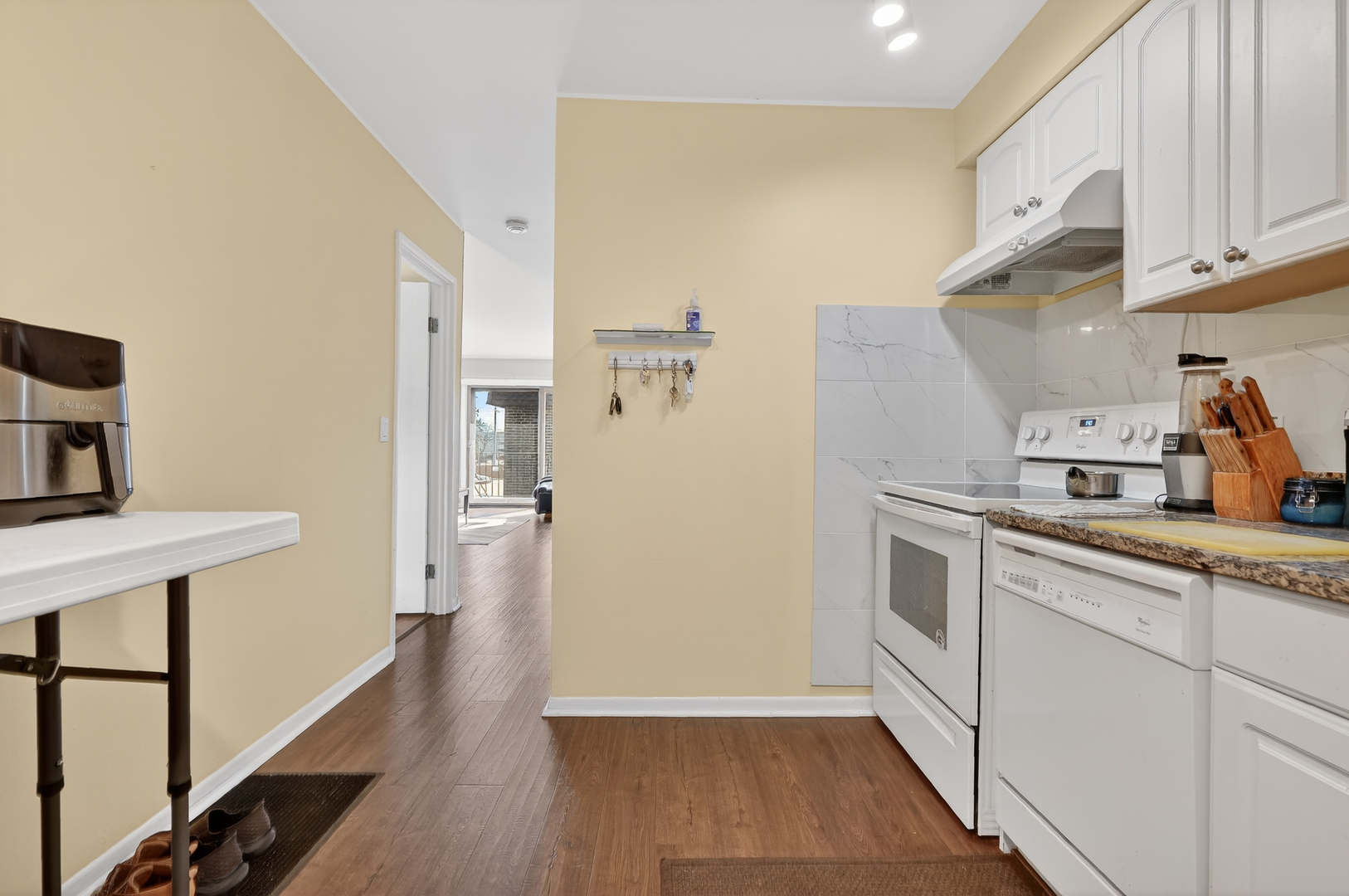 9619 Bianco Terrace #D, Des Plaines, IL 60016