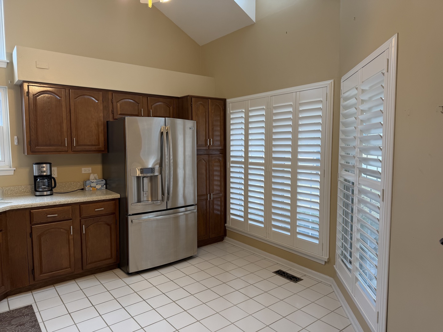 1576 Poplar Creek Drive, Hoffman Estates, IL 60169