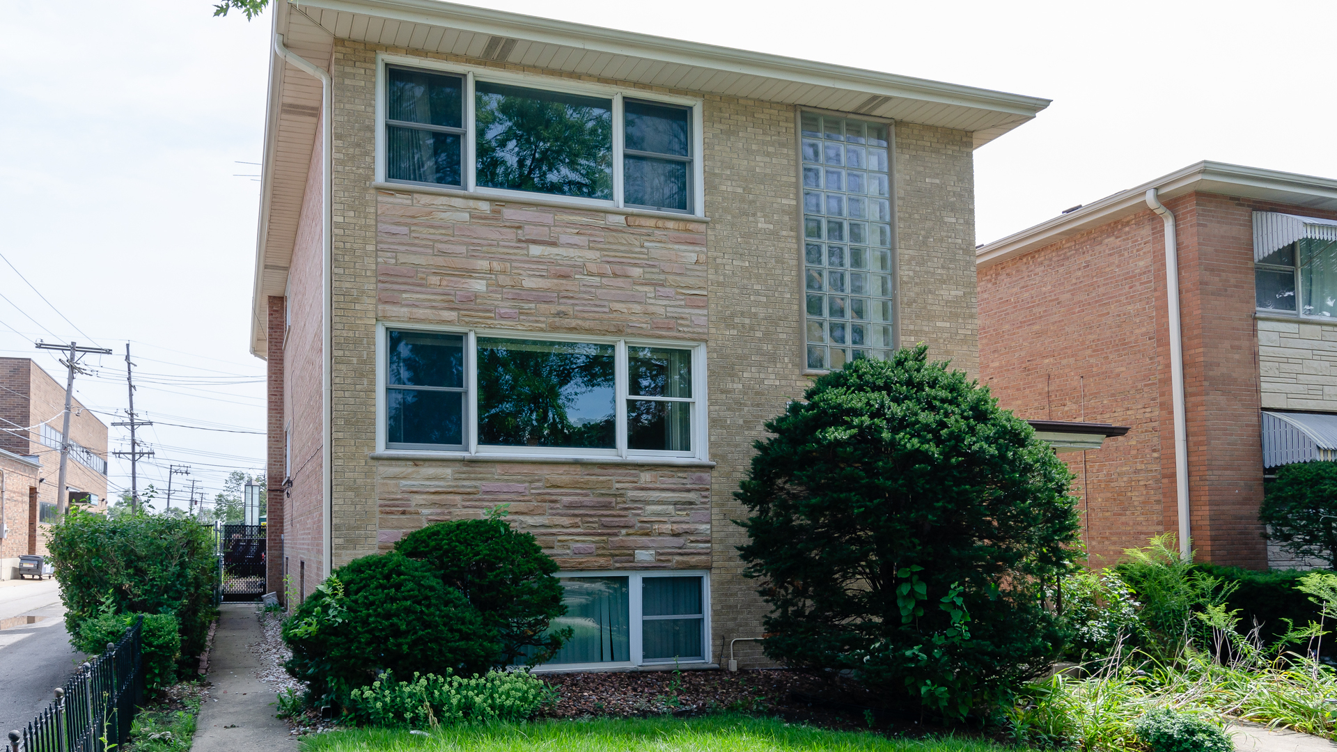 1215 Balmoral Avenue, Westchester, IL 60154