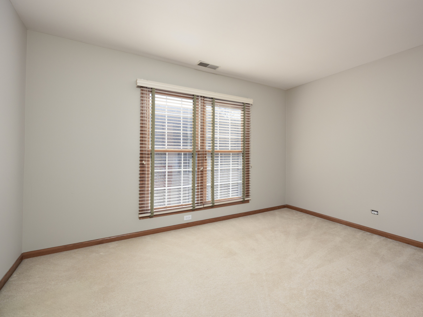 1583 Orchard Circle, Naperville, IL 60565