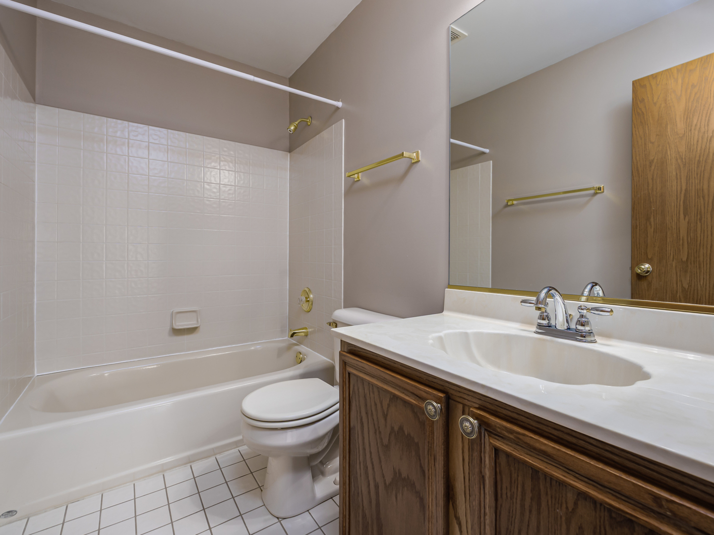 1583 Orchard Circle, Naperville, IL 60565