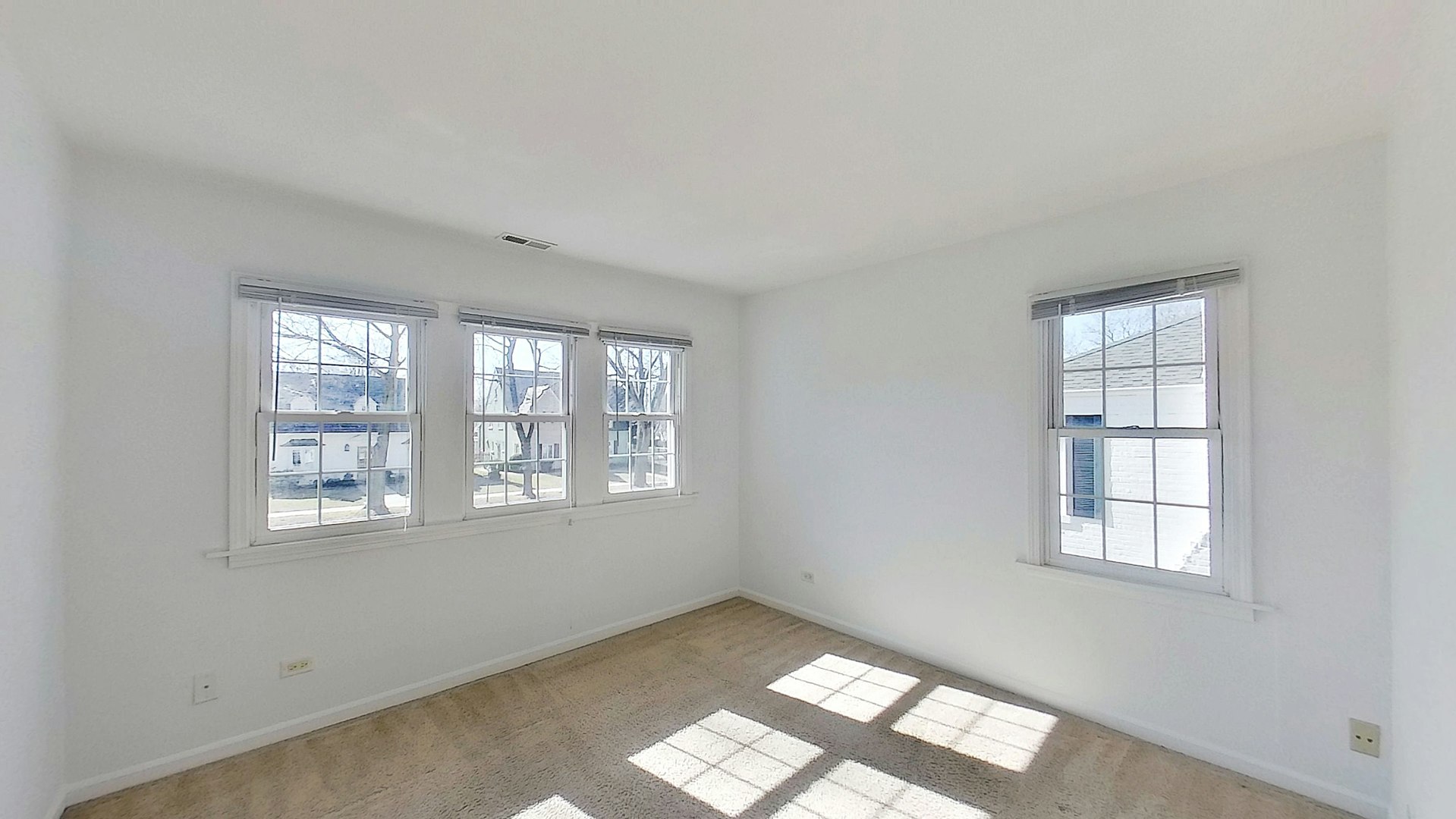 418 E Hillside Avenue, Barrington, IL 60010