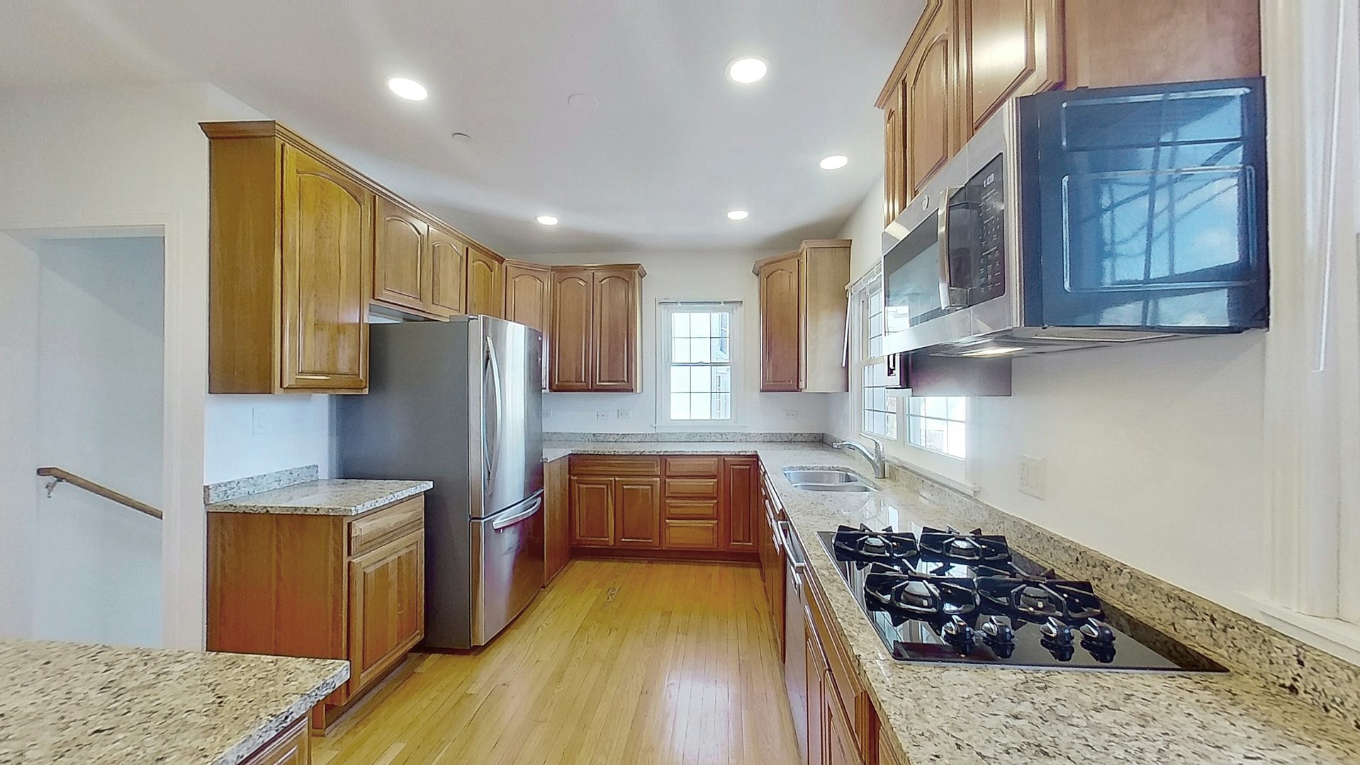 418 E Hillside Avenue, Barrington, IL 60010