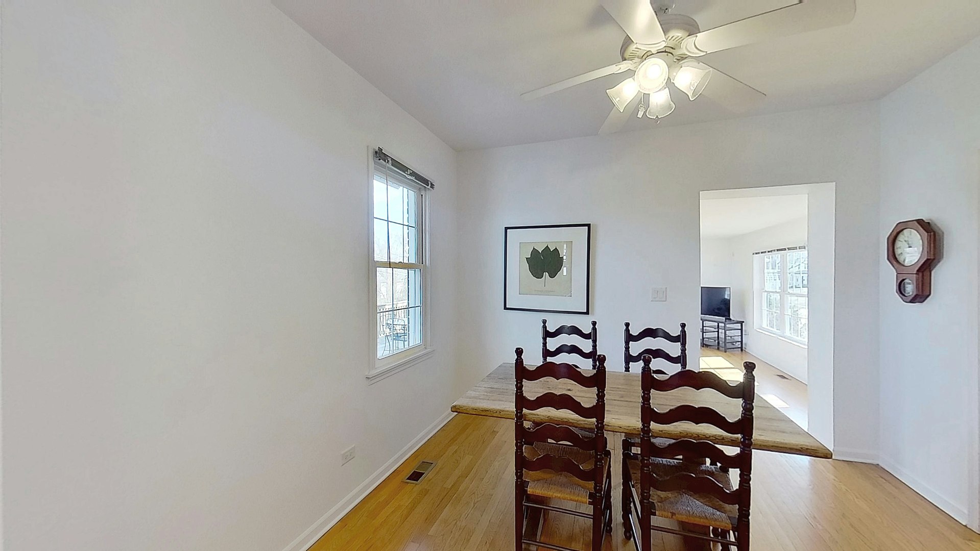 418 E Hillside Avenue, Barrington, IL 60010