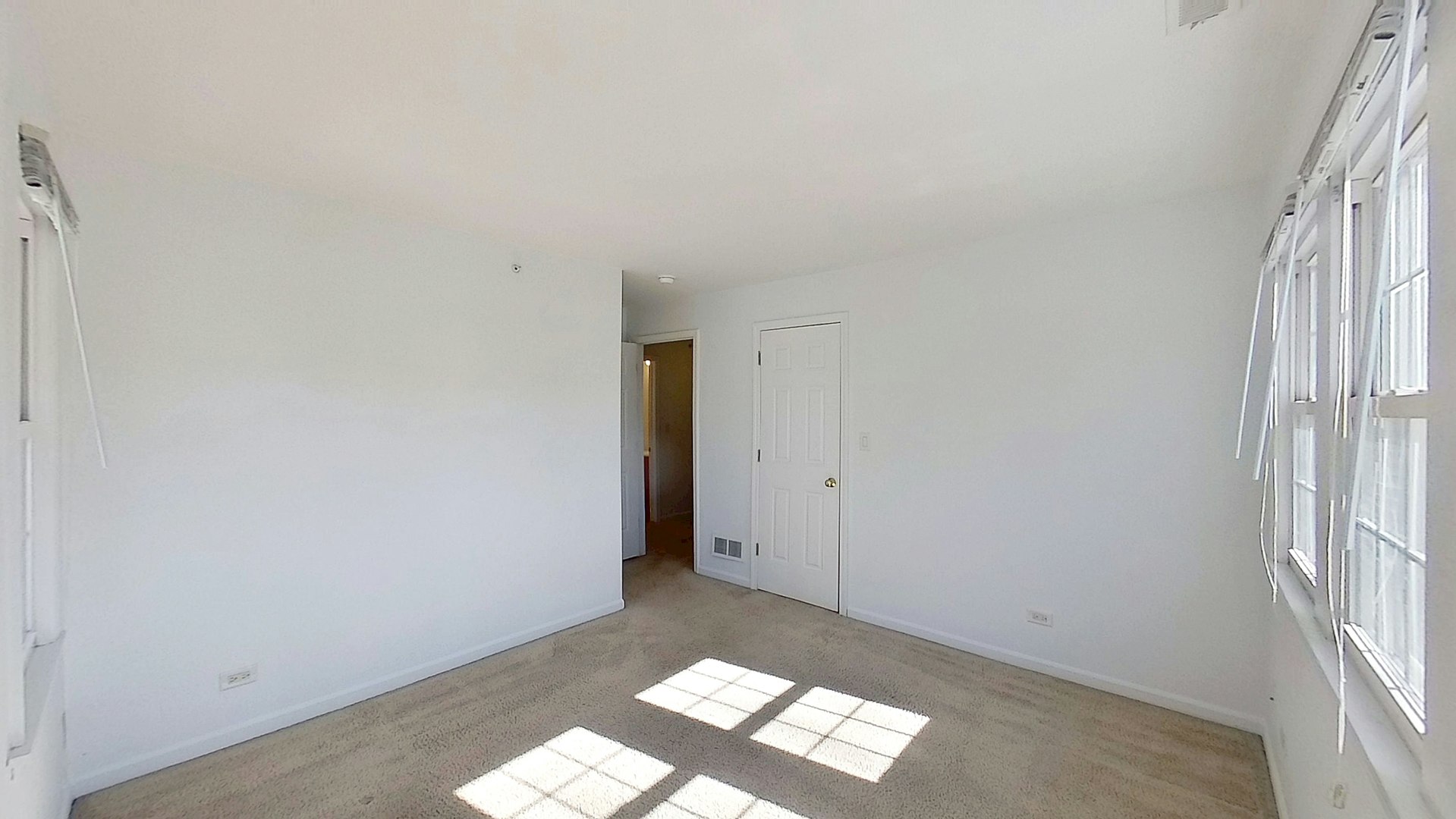 418 E Hillside Avenue, Barrington, IL 60010