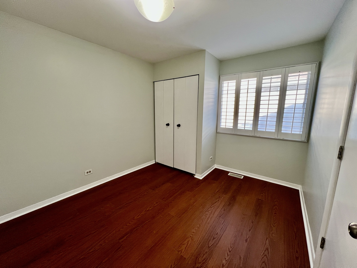 645 Le Parc Circle, Buffalo Grove, IL 60089