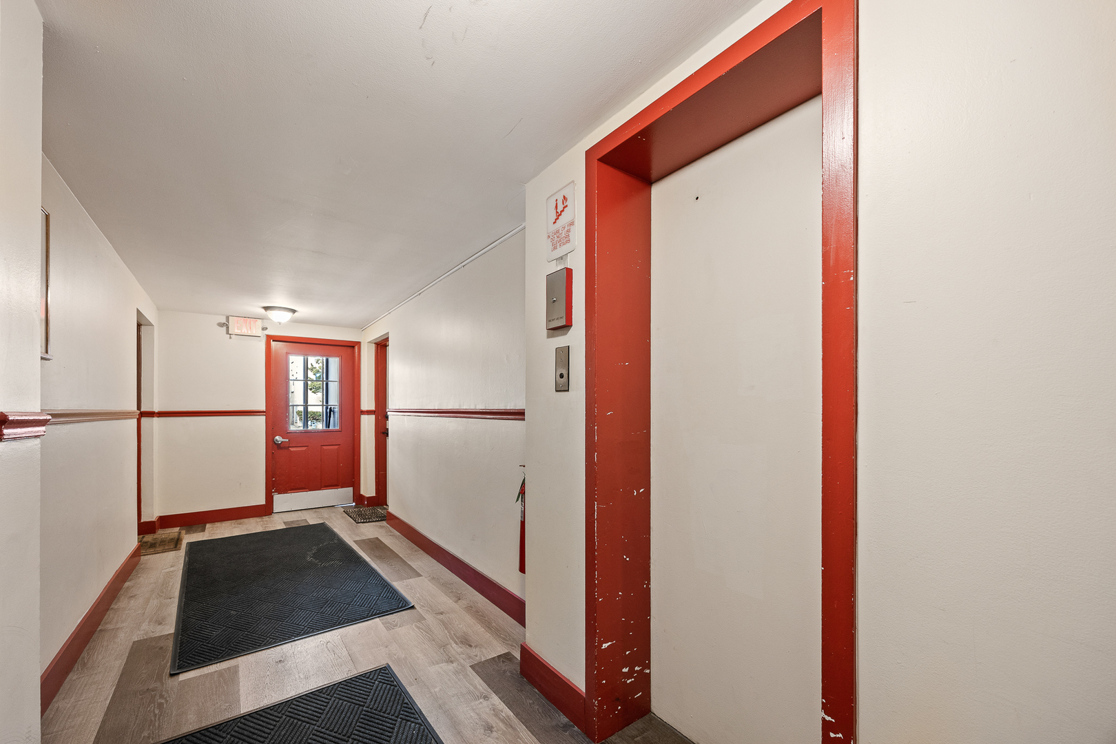 301 Chicago Avenue #3CW, Oak Park, IL 60302