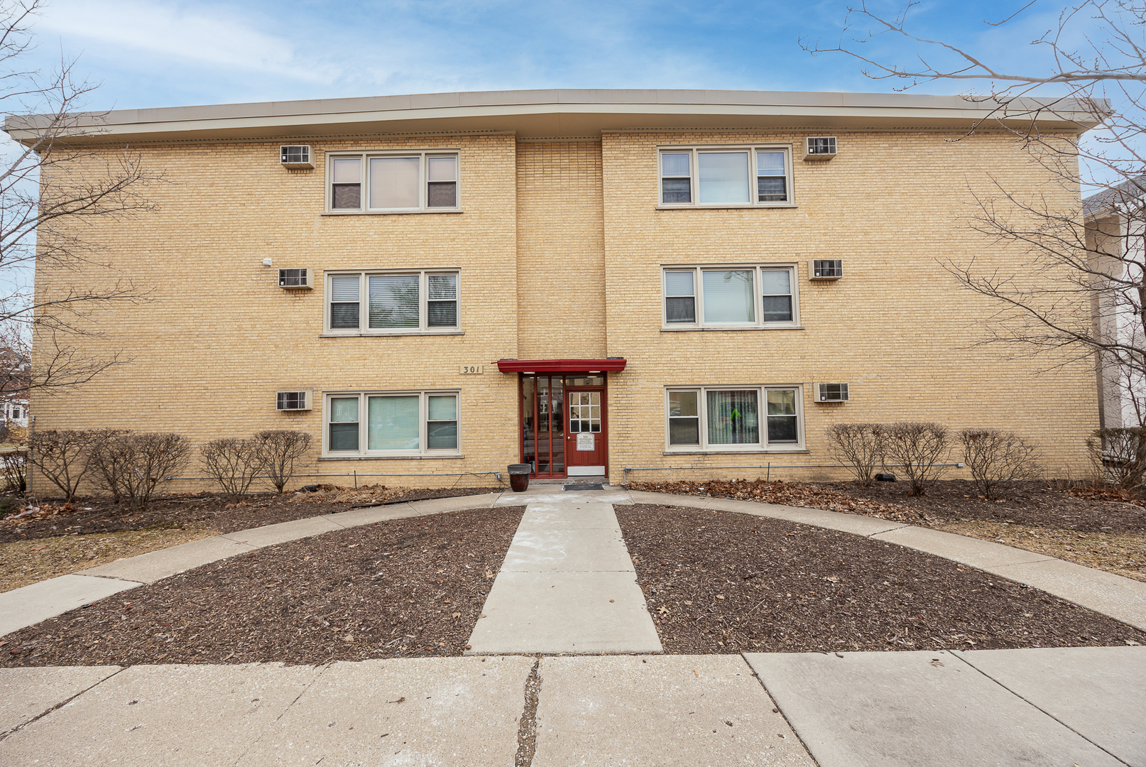 301 Chicago Avenue #3CW, Oak Park, IL 60302