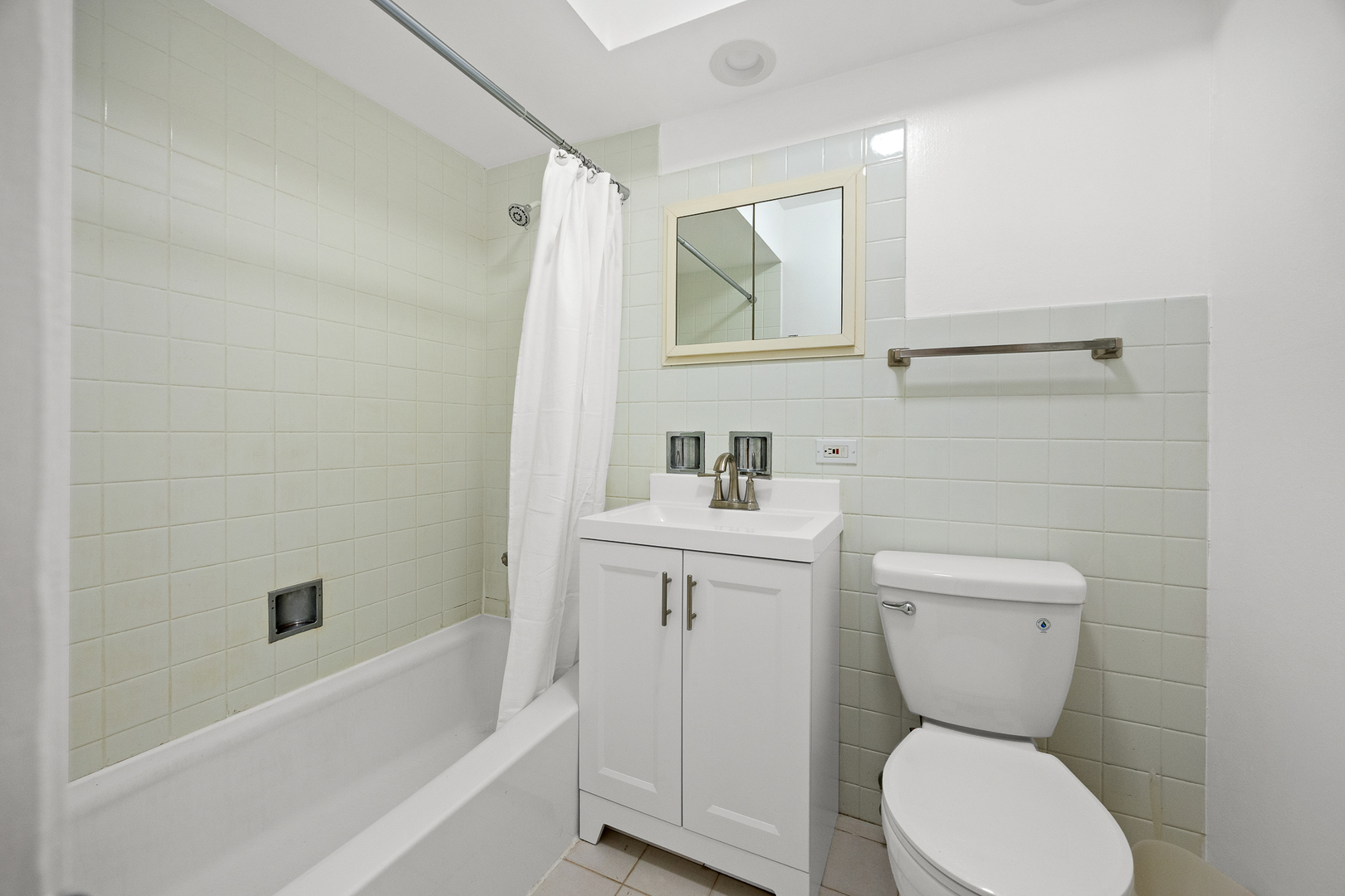 301 Chicago Avenue #3CW, Oak Park, IL 60302