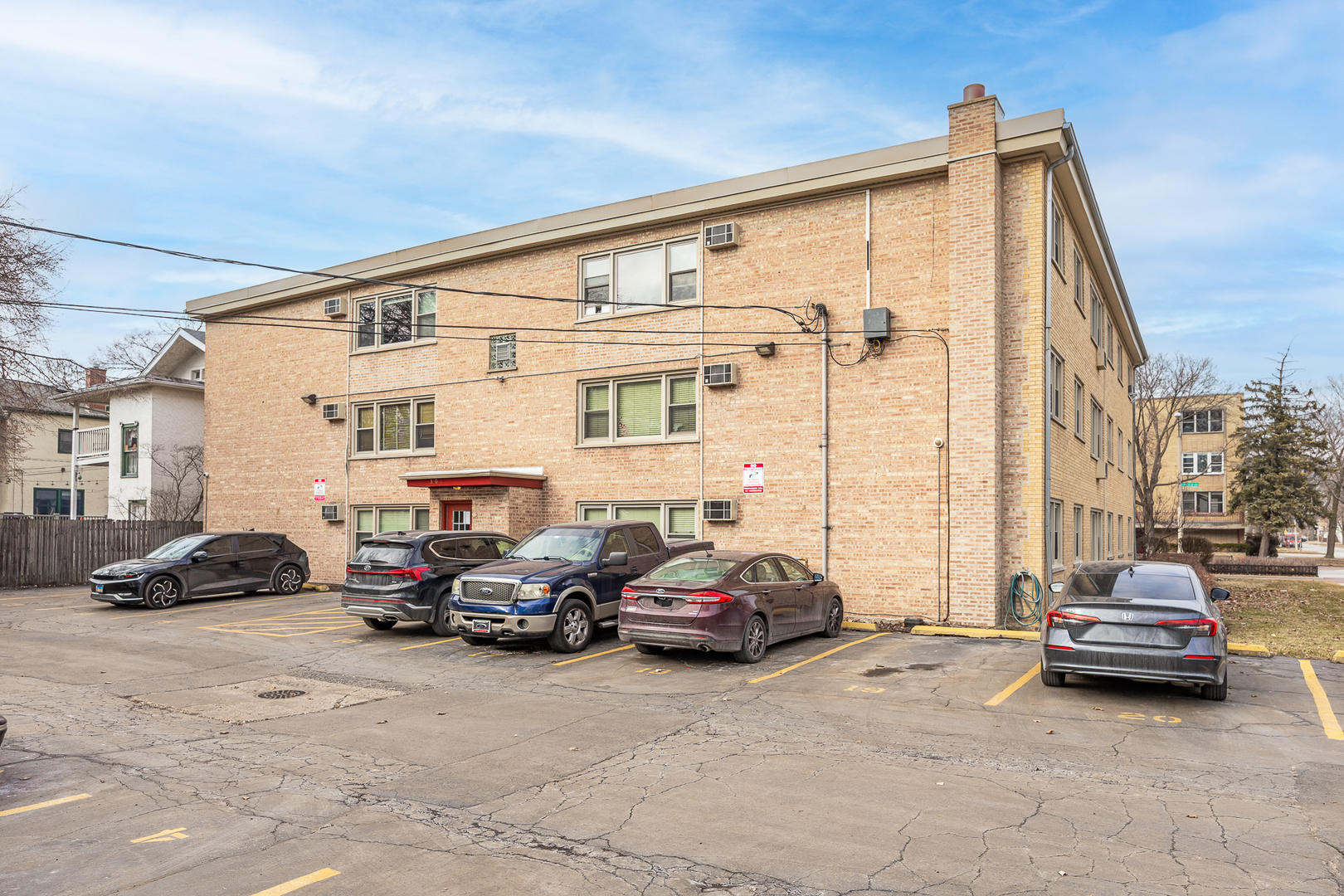 301 Chicago Avenue #3CW, Oak Park, IL 60302