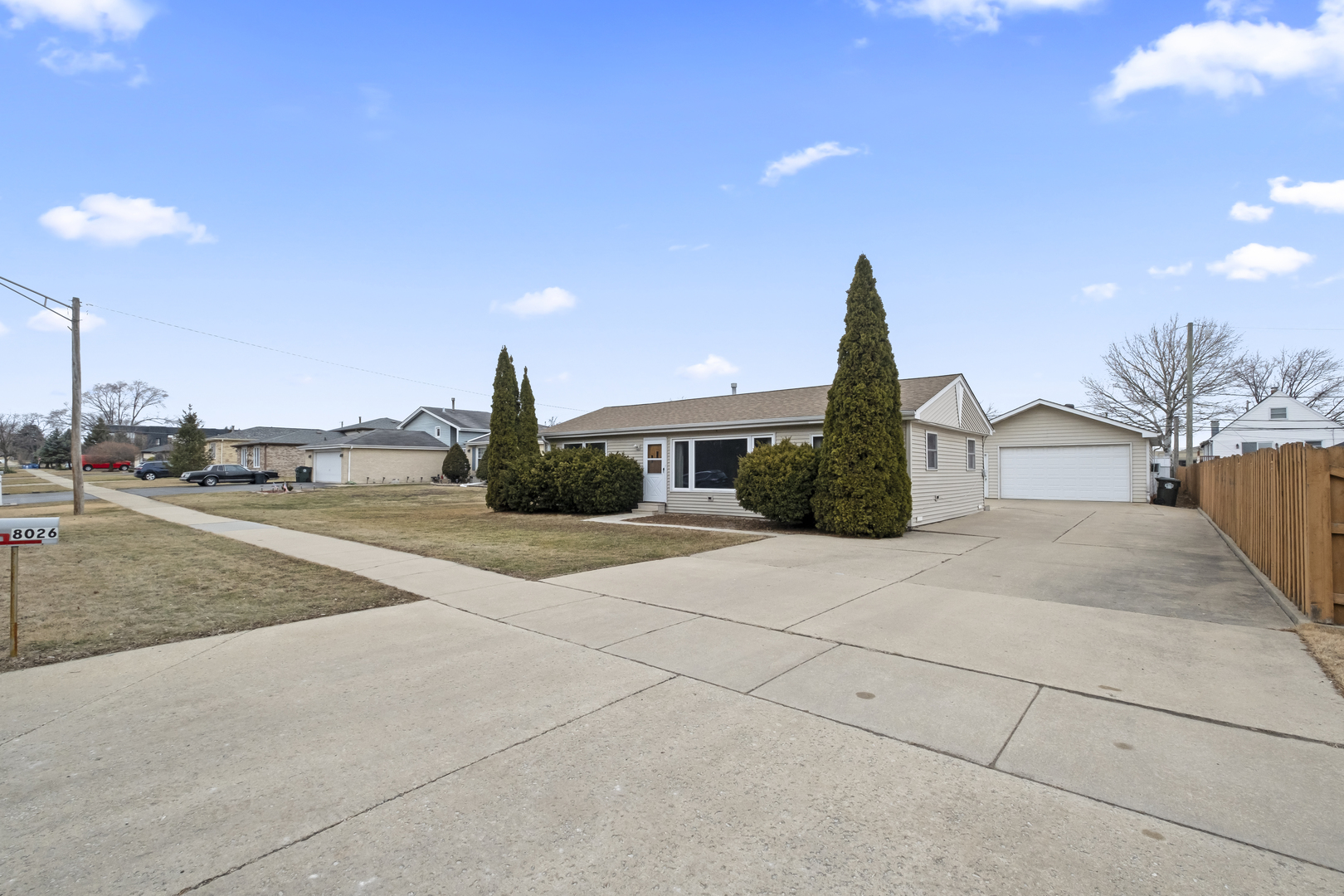 8026 W 84th Place, Justice, IL 60458
