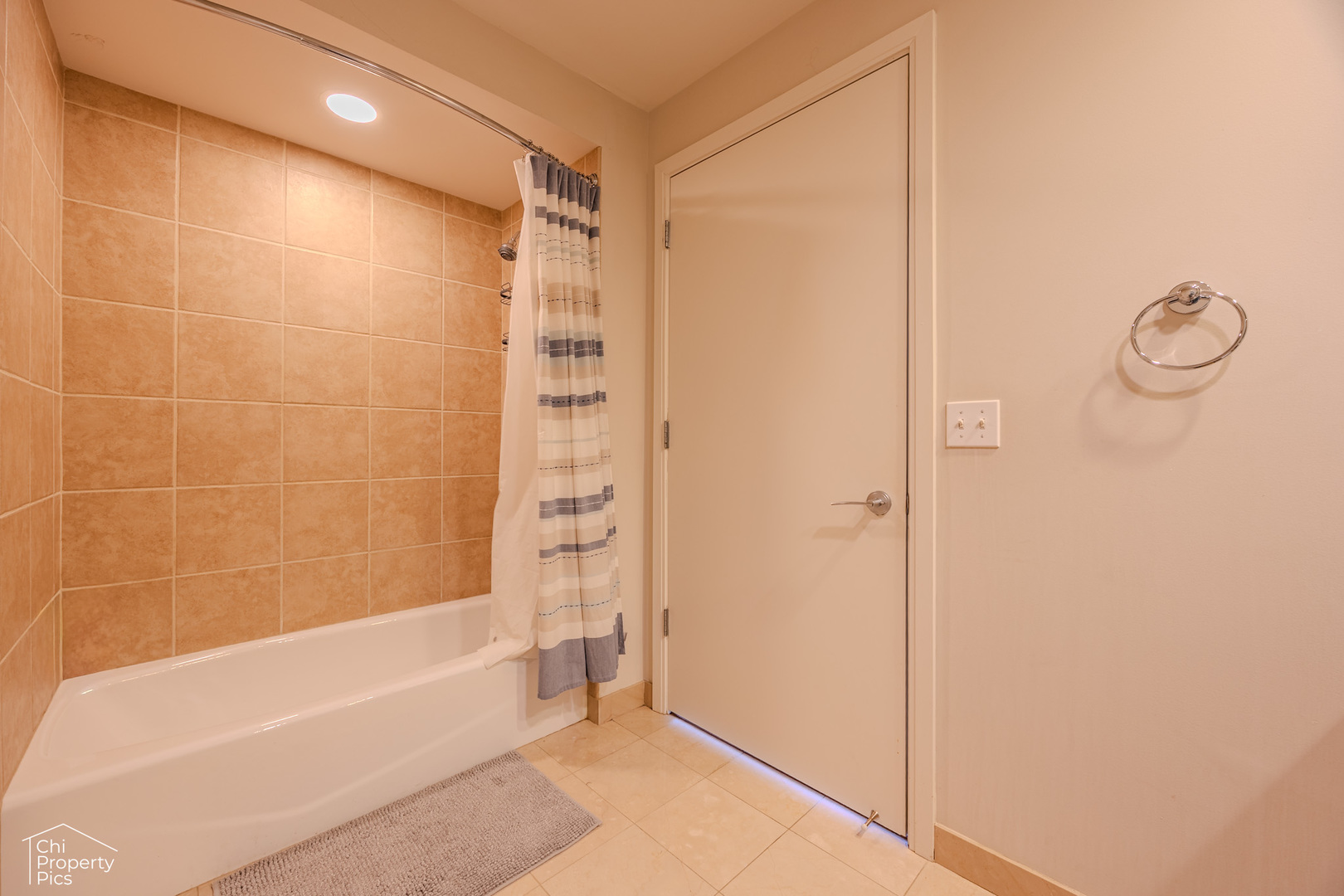 60 E Monroe Street #2403, Chicago, IL 60603