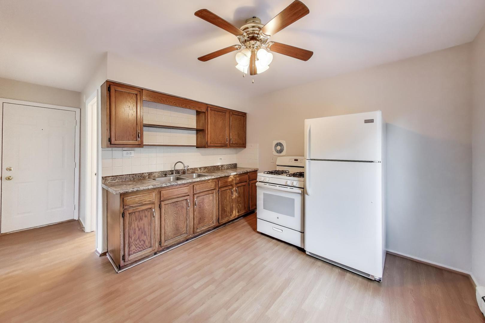 333 Short Street #2, Lemont, IL 60439