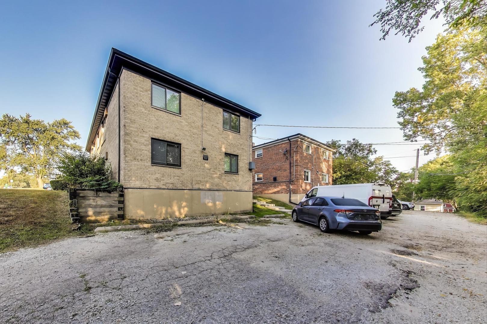 333 Short Street #2, Lemont, IL 60439