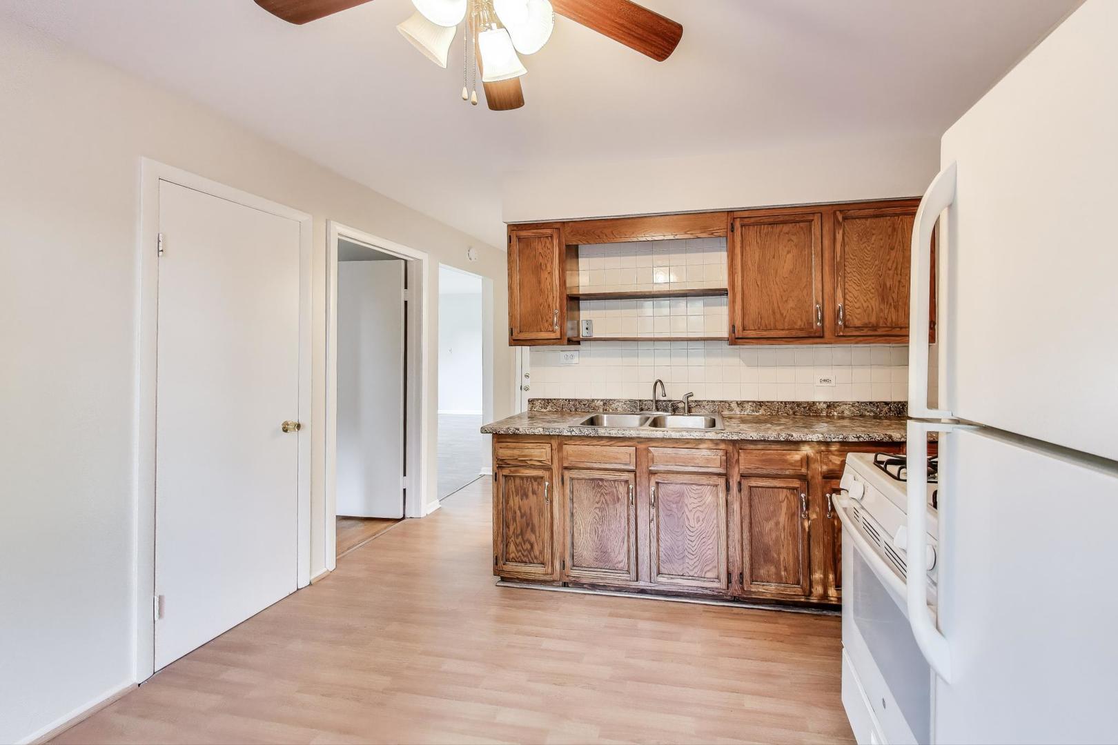 333 Short Street #2, Lemont, IL 60439