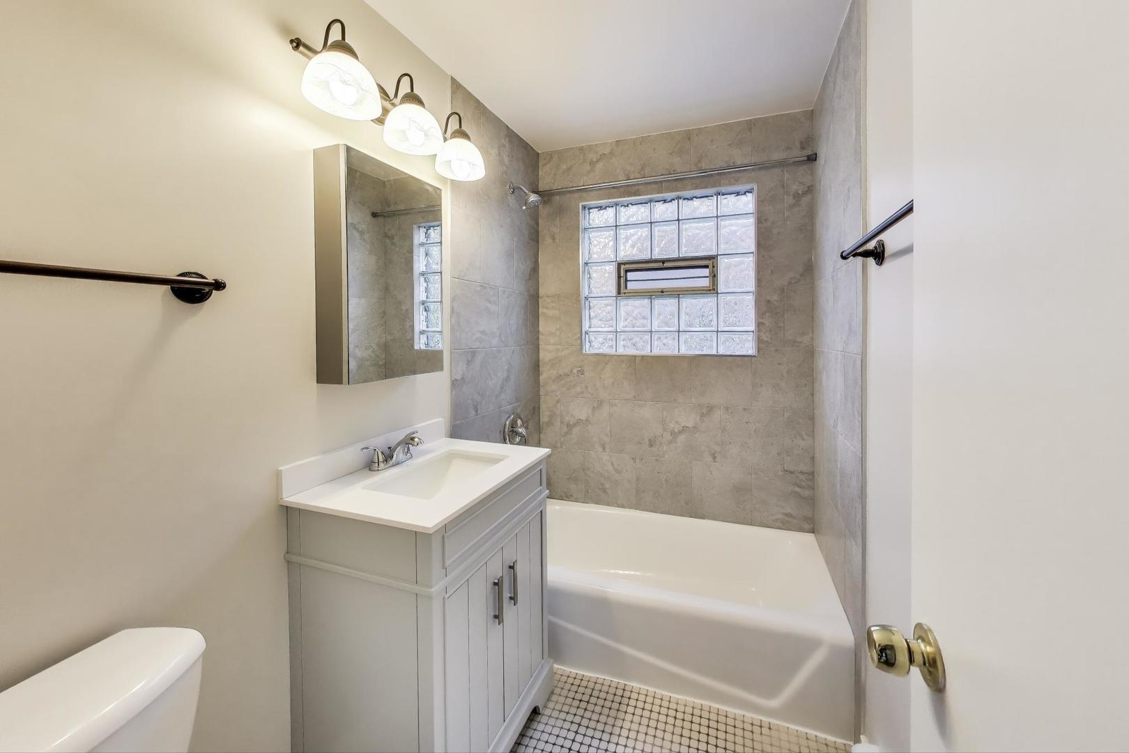 333 Short Street #2, Lemont, IL 60439