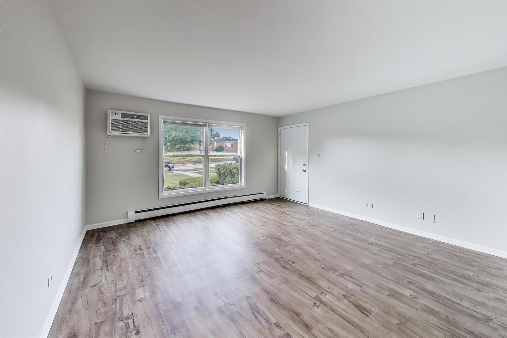 333 Short Street #2, Lemont, IL 60439