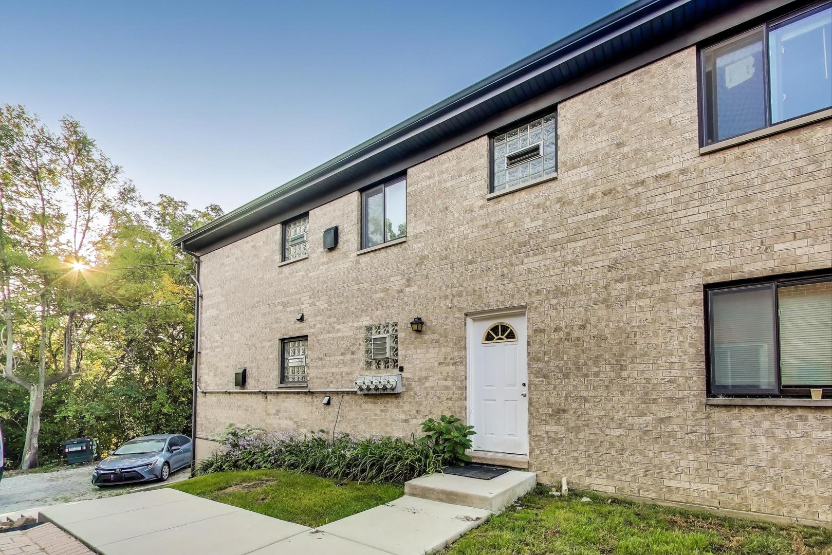 333 Short Street #2, Lemont, IL 60439