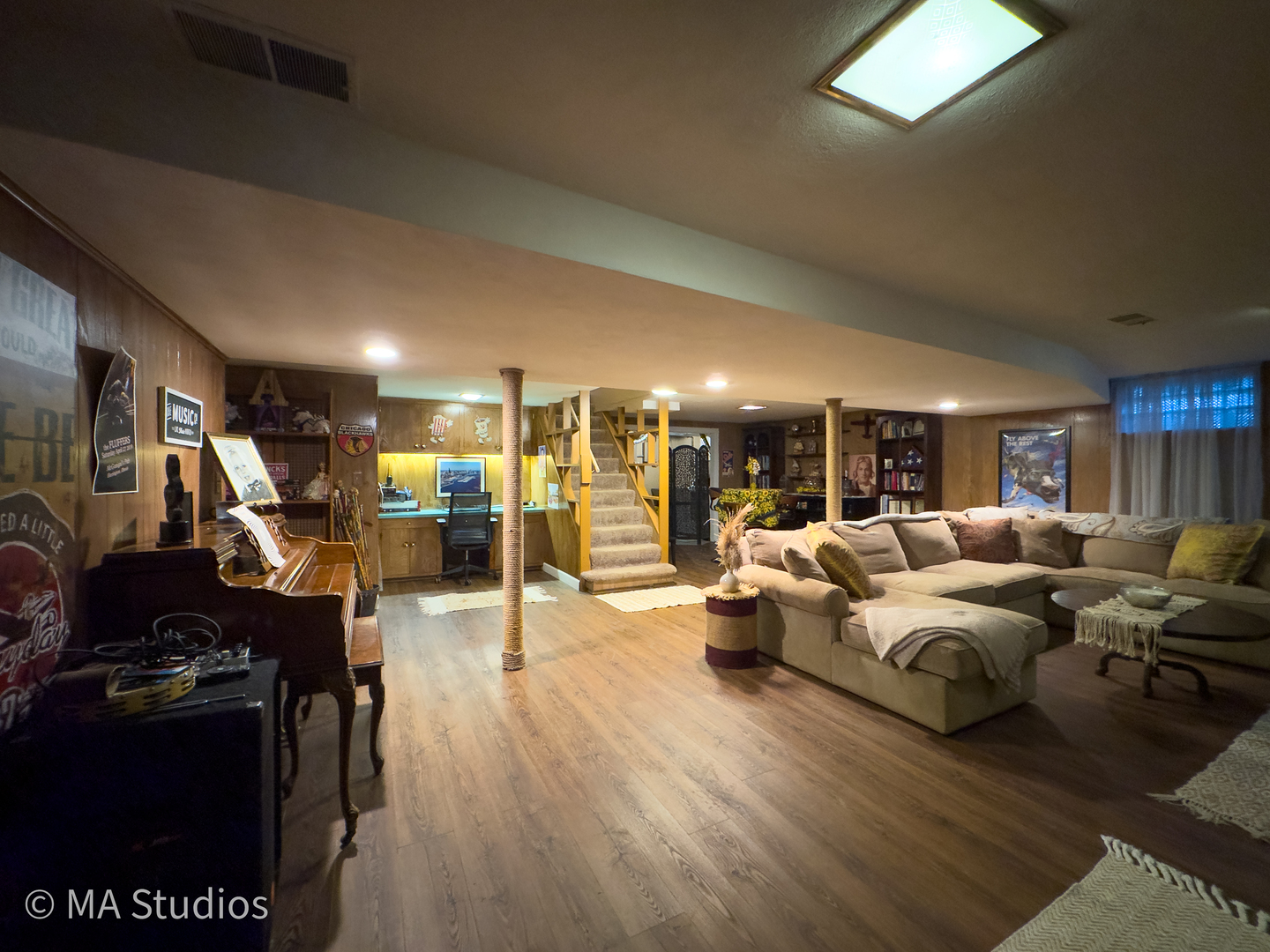 8922 PARKSIDE Avenue, Morton Grove, IL 60053