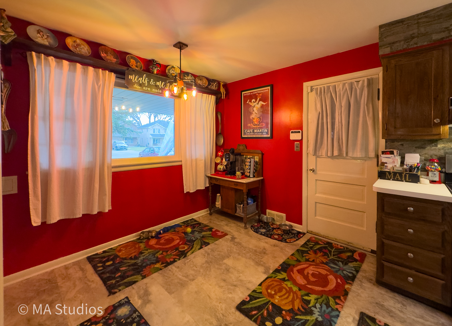 8922 PARKSIDE Avenue, Morton Grove, IL 60053