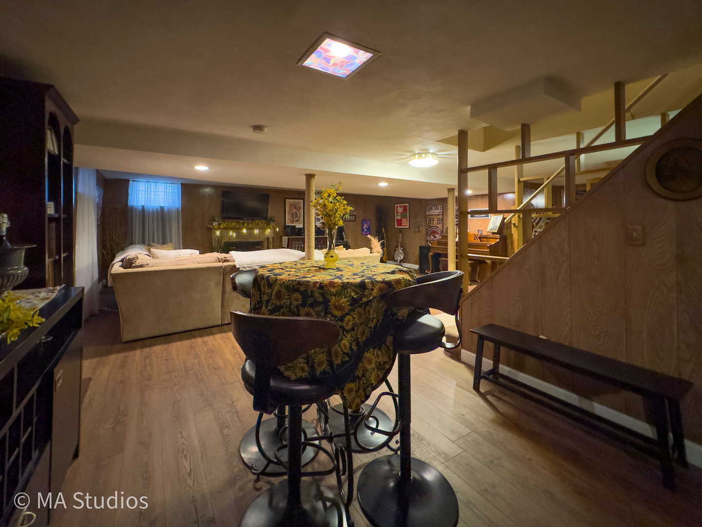 8922 PARKSIDE Avenue, Morton Grove, IL 60053