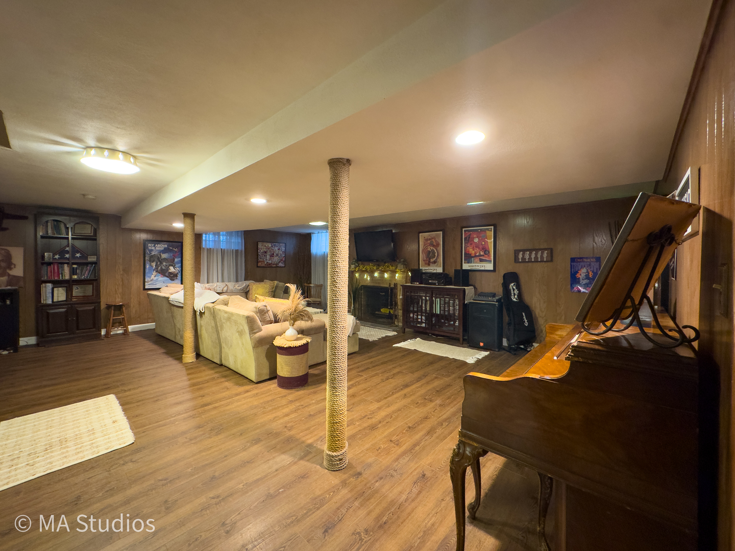 8922 PARKSIDE Avenue, Morton Grove, IL 60053