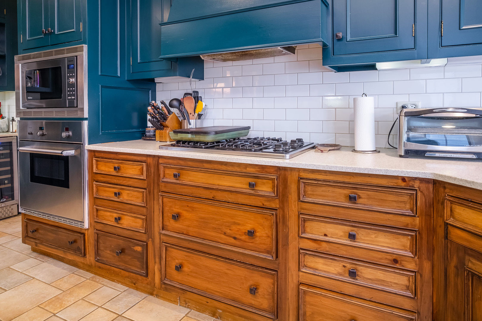 728 Howard Street, Wheaton, IL 60187