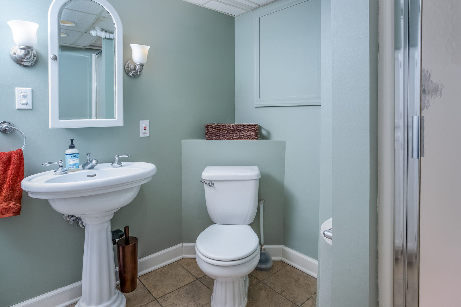 728 Howard Street, Wheaton, IL 60187