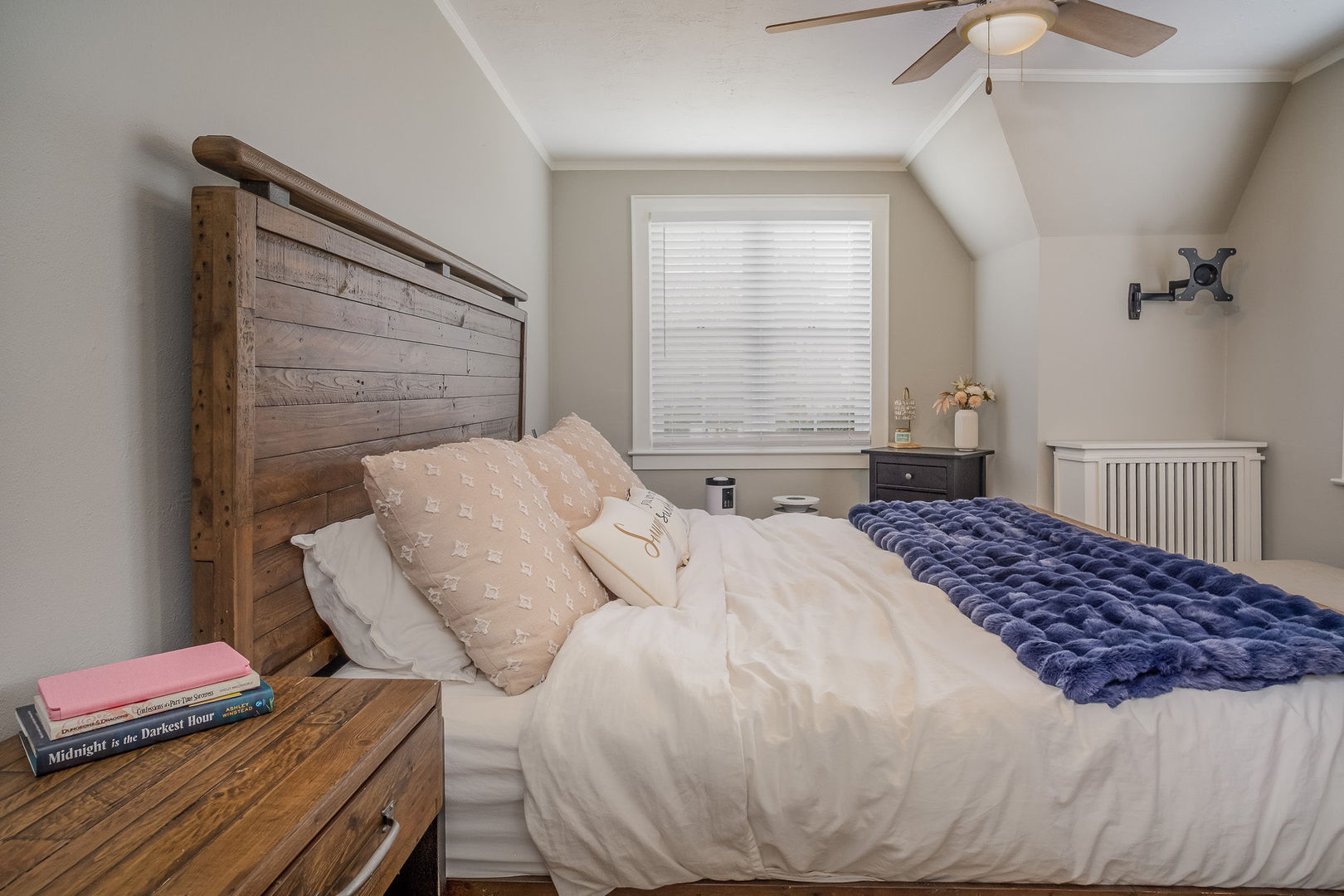 728 Howard Street, Wheaton, IL 60187