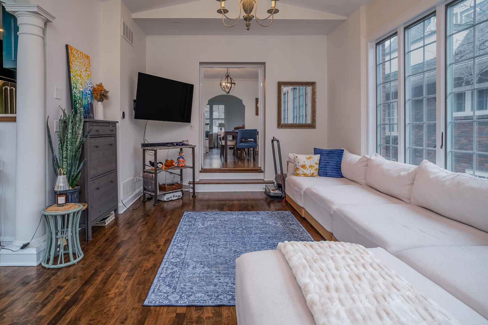 728 Howard Street, Wheaton, IL 60187