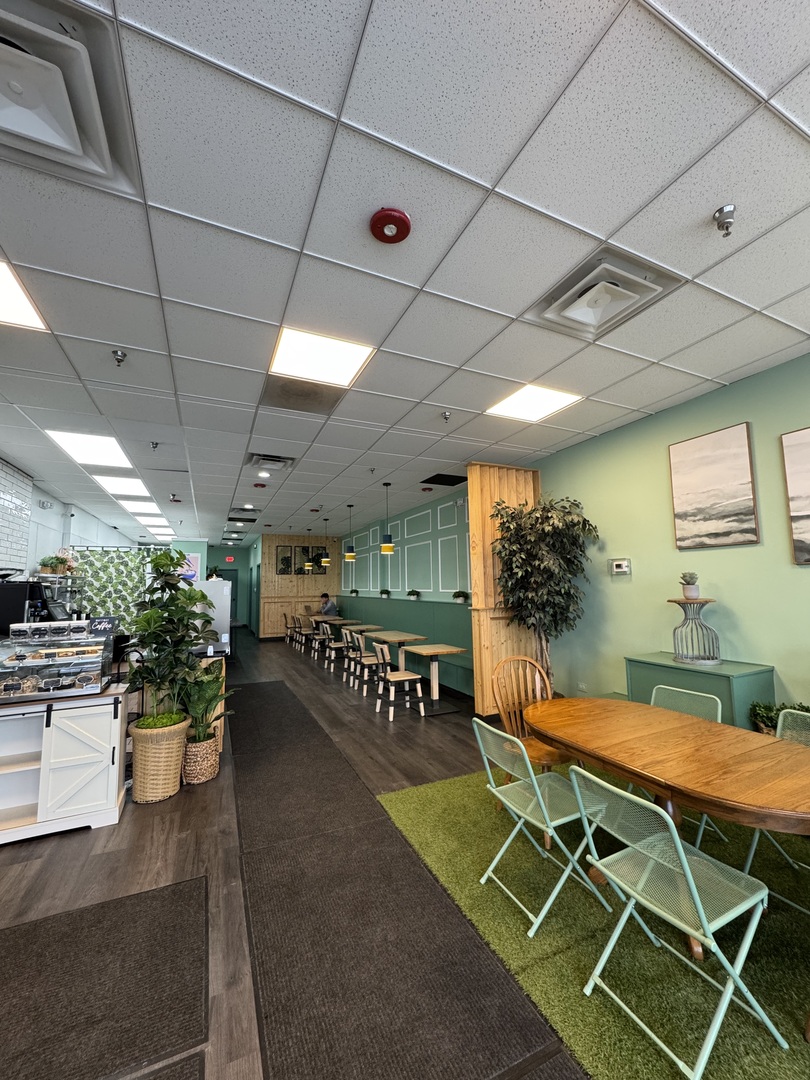 43 W Golf Avenue, Arlington Heights, IL 60005